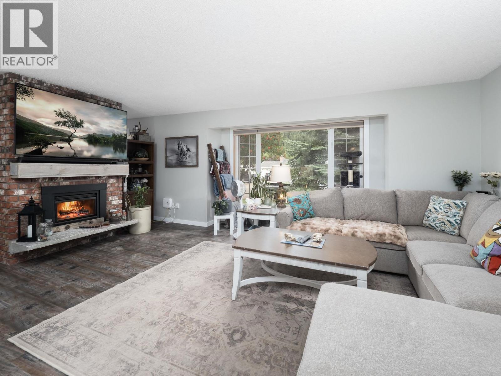 2461 CHURCHILL ROAD - 2