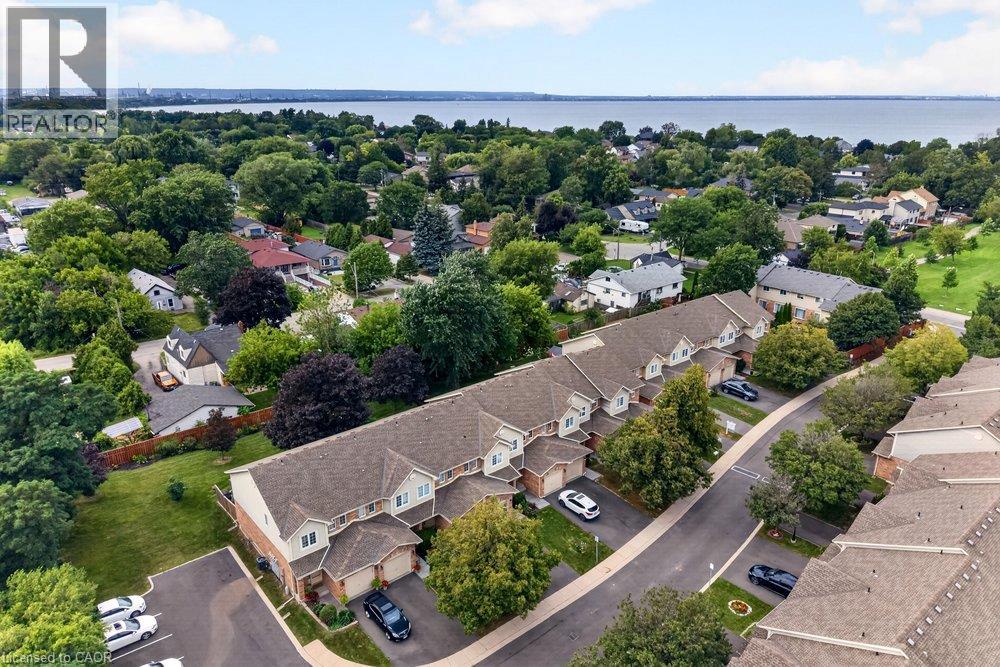 #11 44 FRANCES Avenue - 44