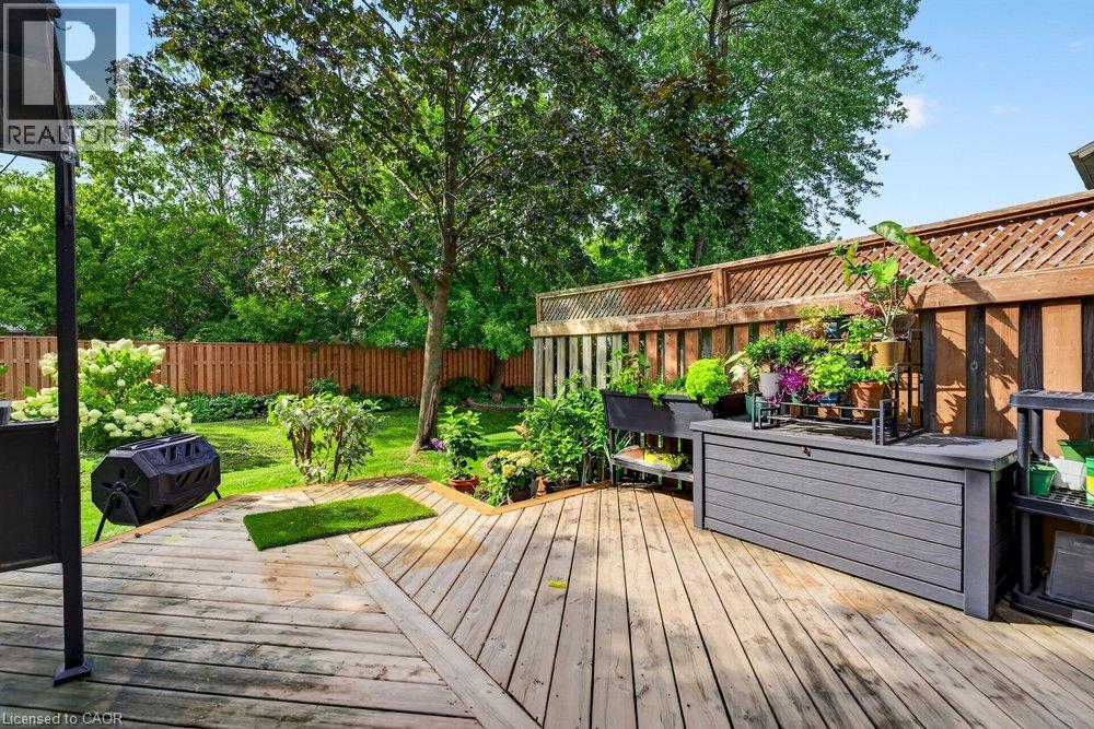 #11 44 FRANCES Avenue - 40