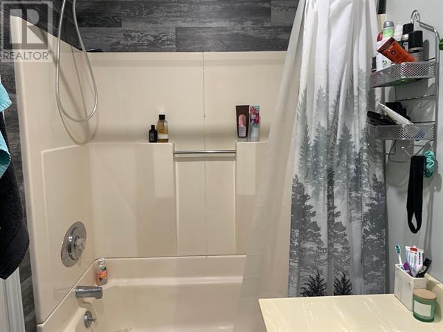 485 Wellington ST W - 13
