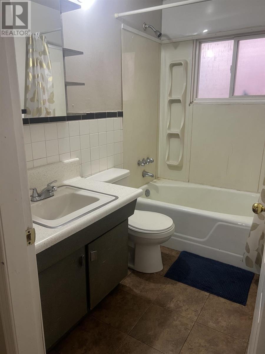 485 Wellington ST W - 30