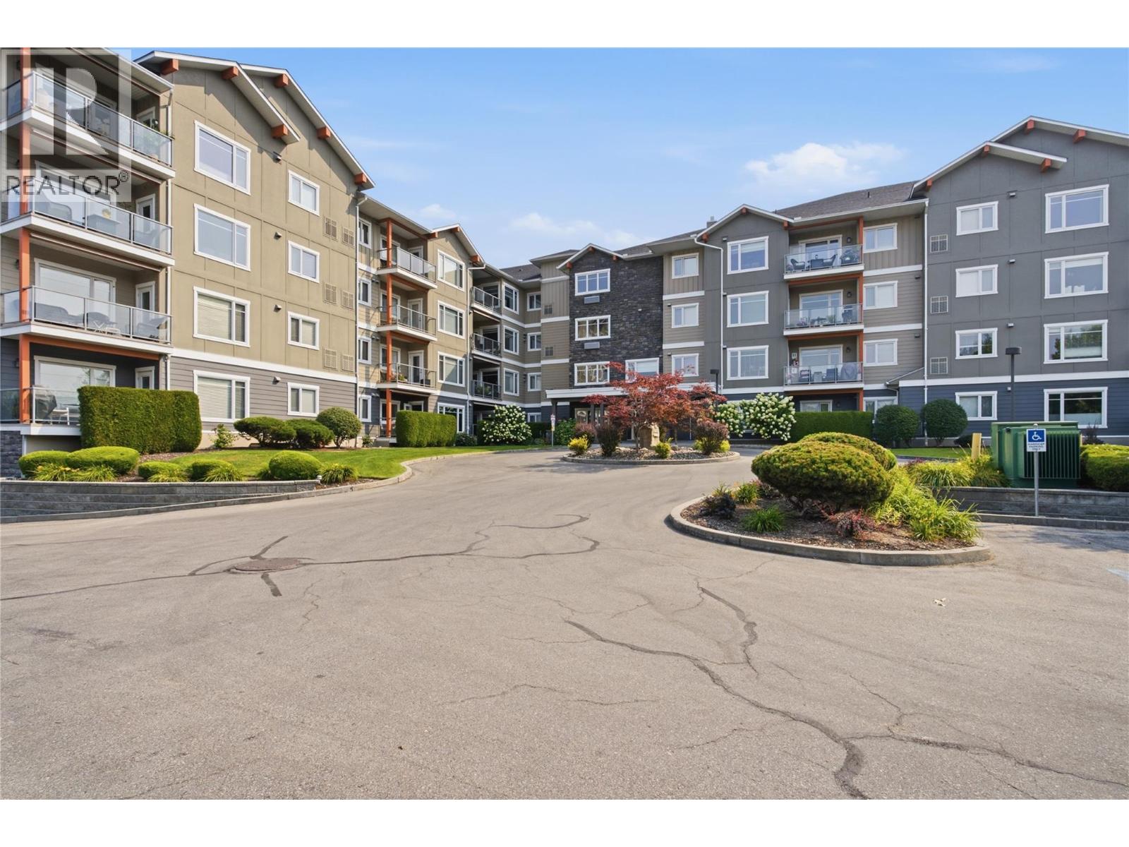 #205 660 Lequime Road - 36
