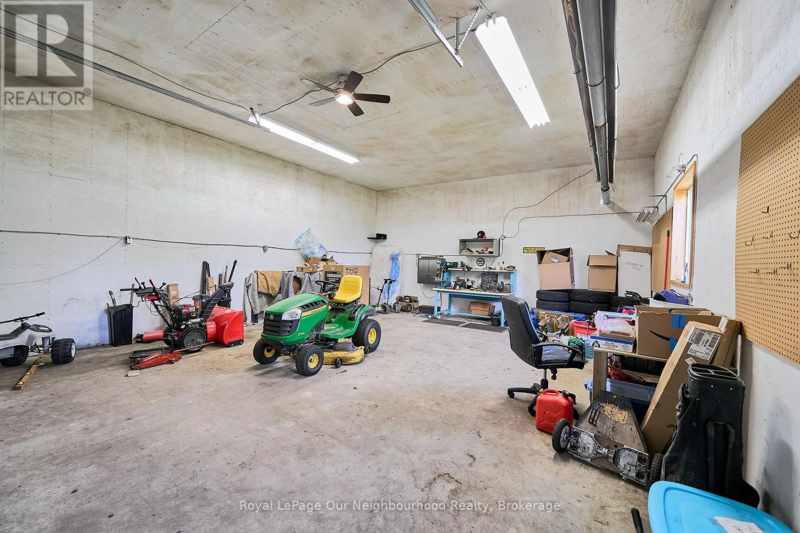 2317 HILLVIEW DRIVE - Image 40