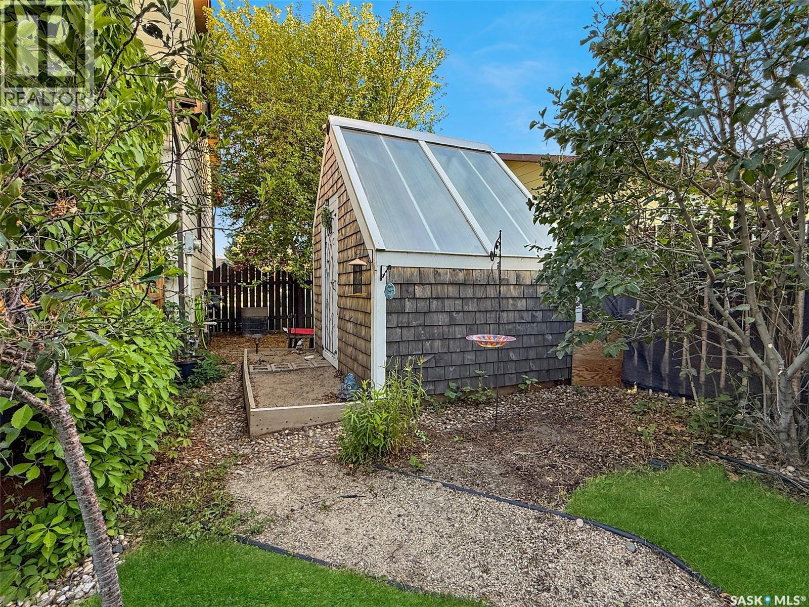 442 Walsh TRAIL - Image 24