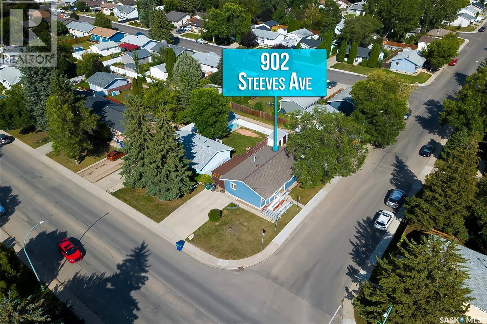 902 Steeves AVENUE