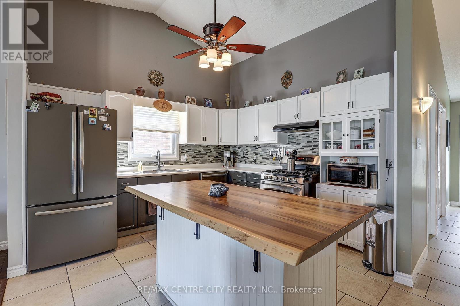 12 SECOND AVENUE - Image 20