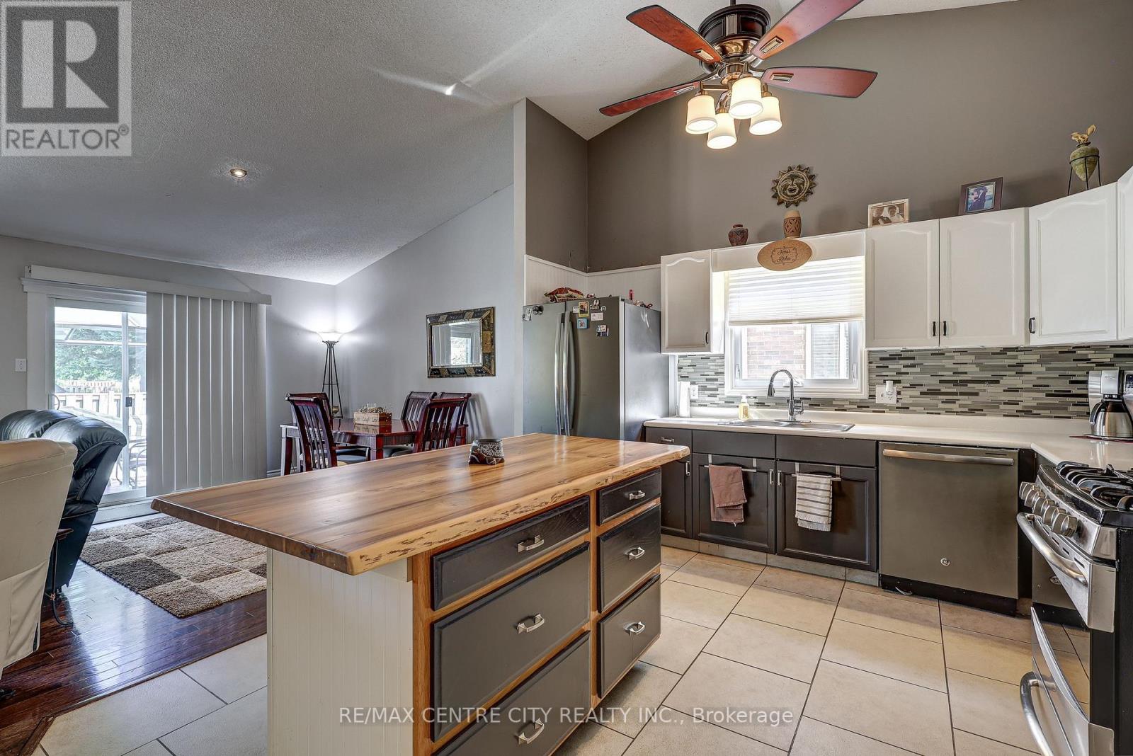 12 SECOND AVENUE - Image 21