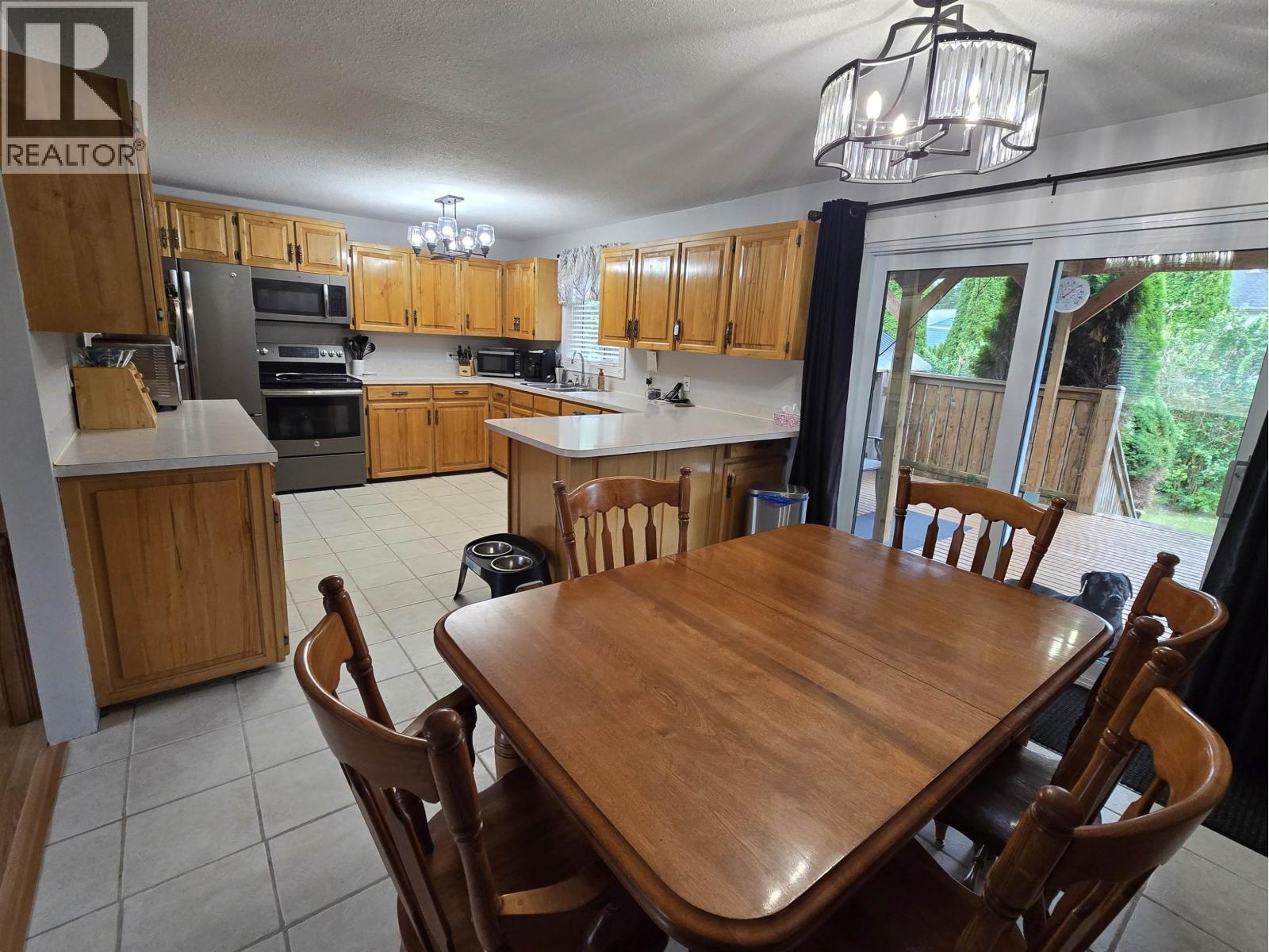 3653 HAWTHORNE AVENUE - 9