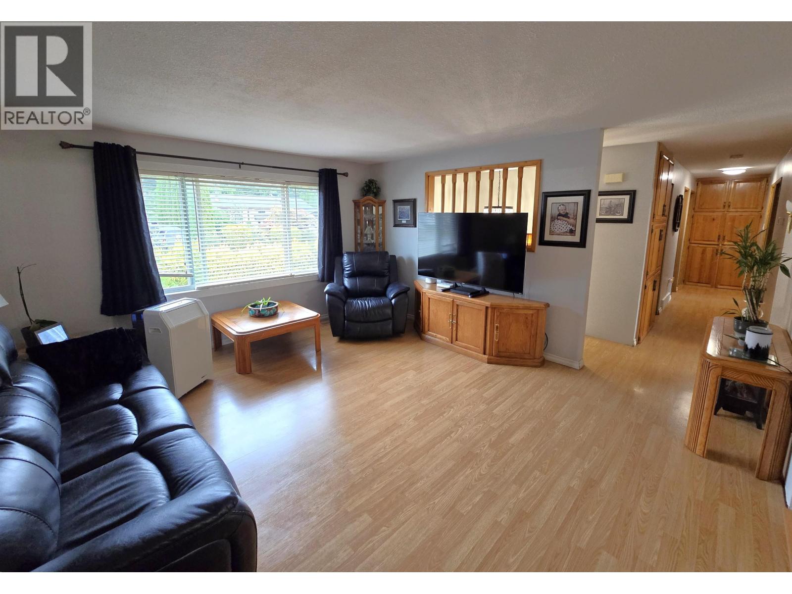 3653 HAWTHORNE AVENUE - 12