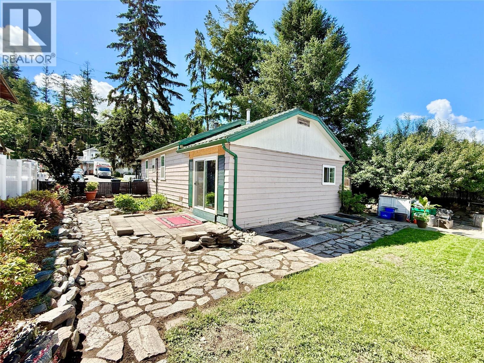 1050 Hillside Avenue - Image 37