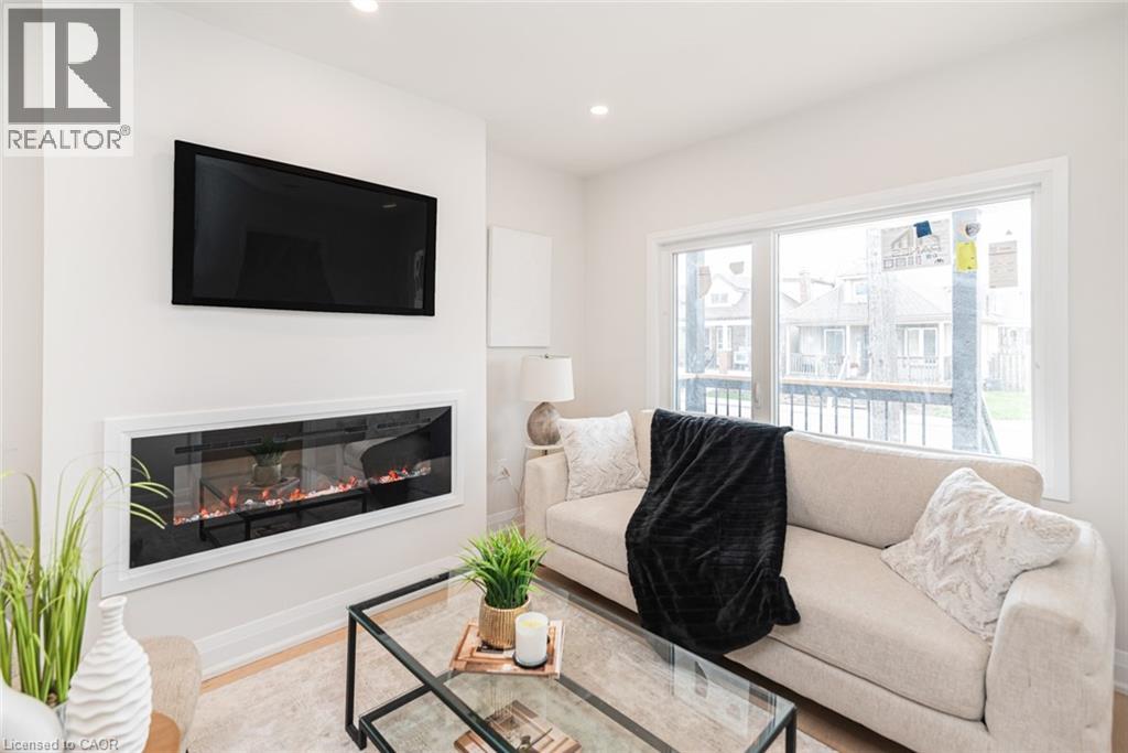 297 BRITANNIA Avenue - 6