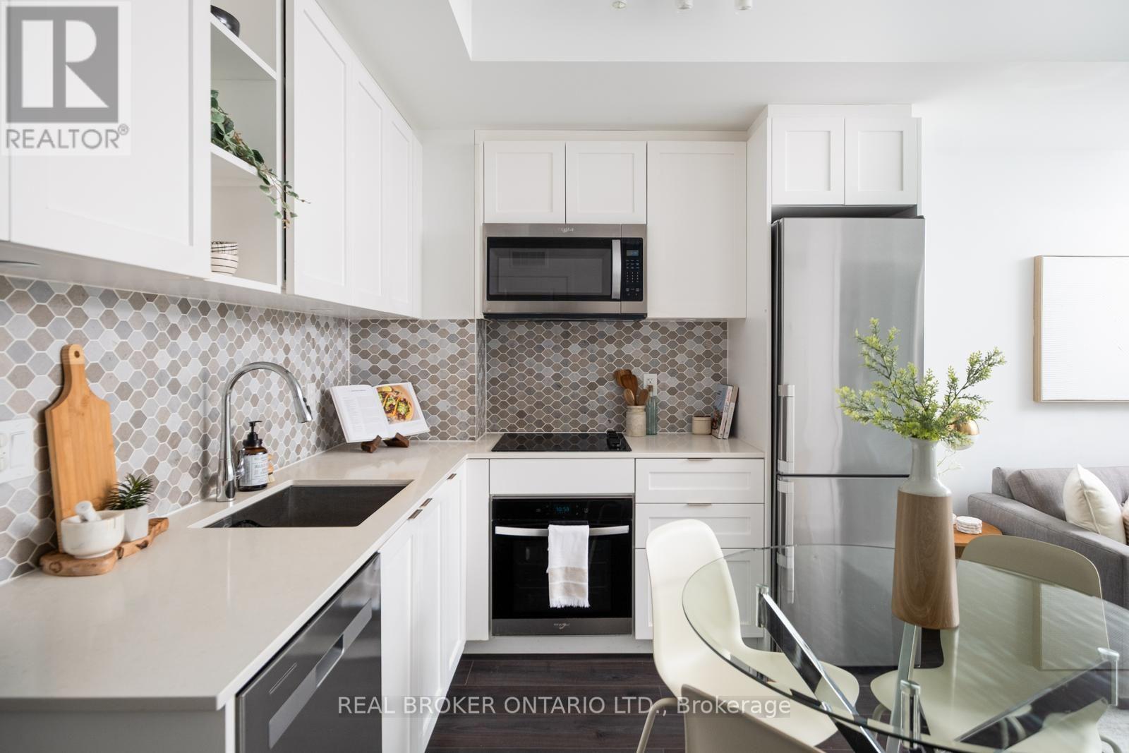 #528 543 RICHMOND STREET W - 6