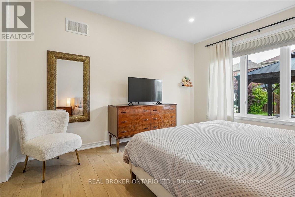 90 ERSKINE DRIVE - Image 14