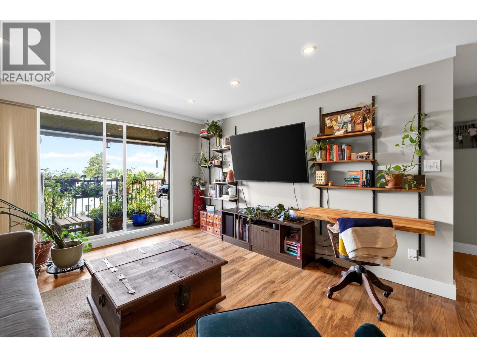 307 252 W 2ND STREET, North Vancouver