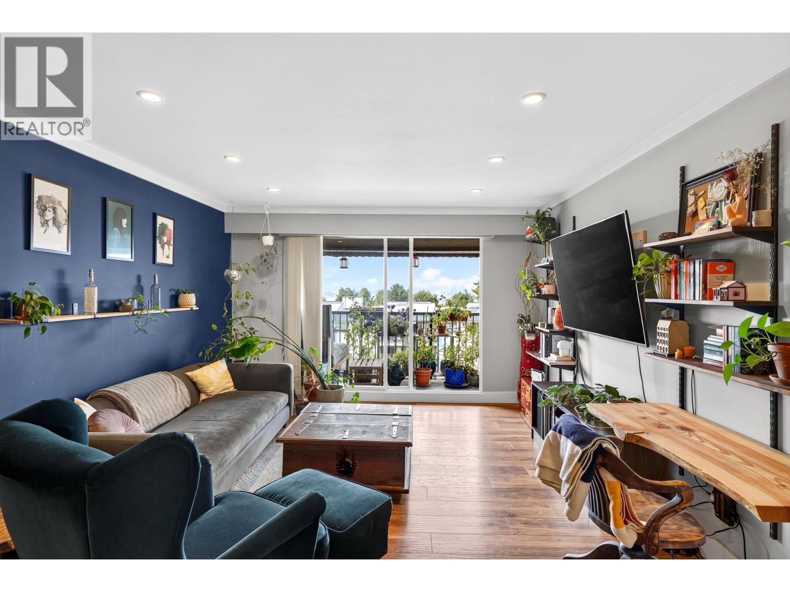 307 252 W 2ND STREET, North Vancouver