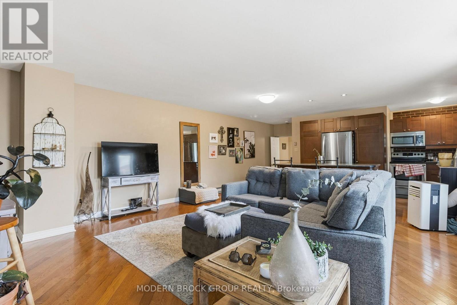 322 KING STREET W - Image 42