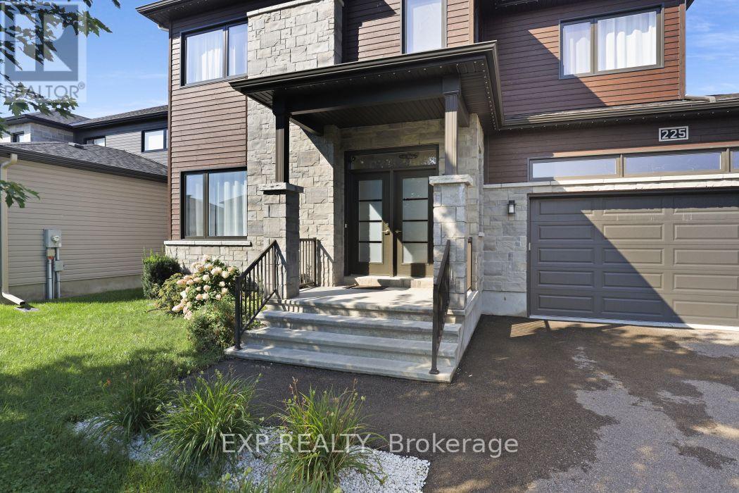 225 SUNSET CRESCENT - 5