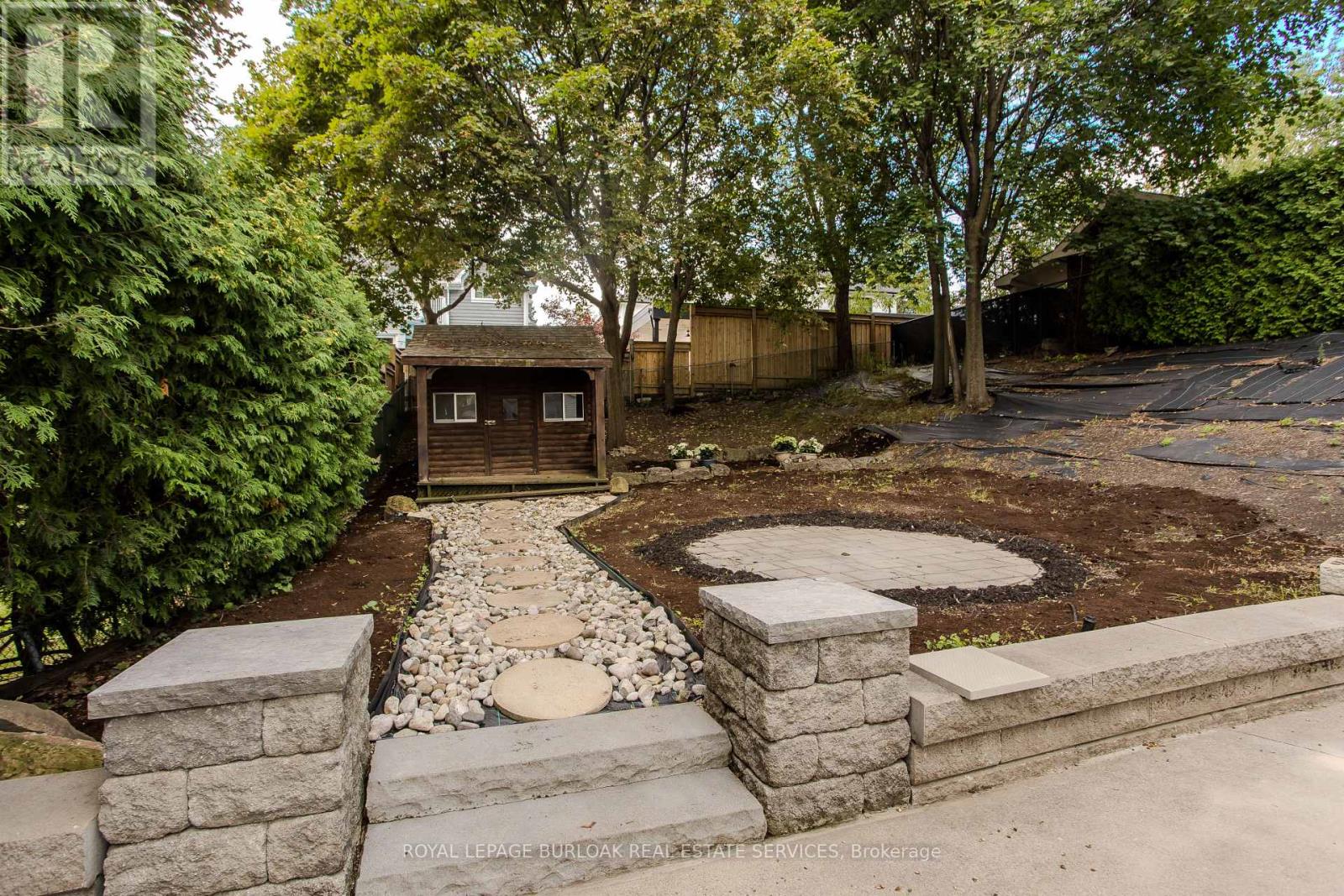 892 NORTH SHORE BOULEVARD W - Image 31
