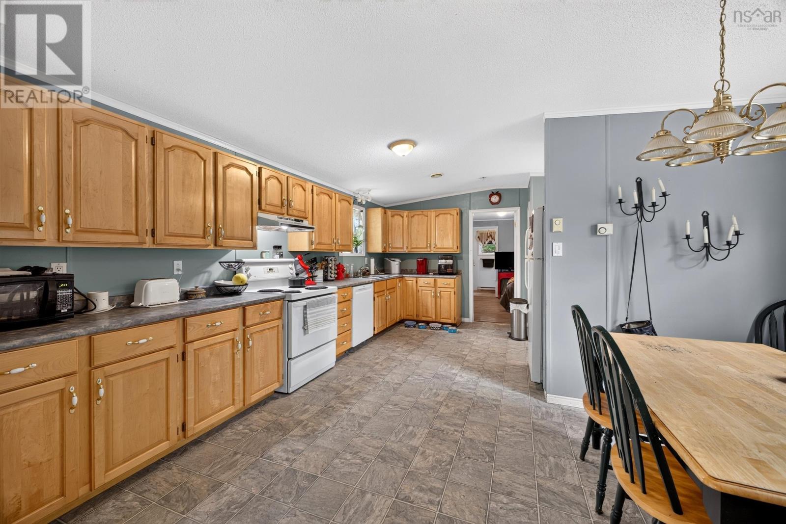 1050 WADDENS Court - 10