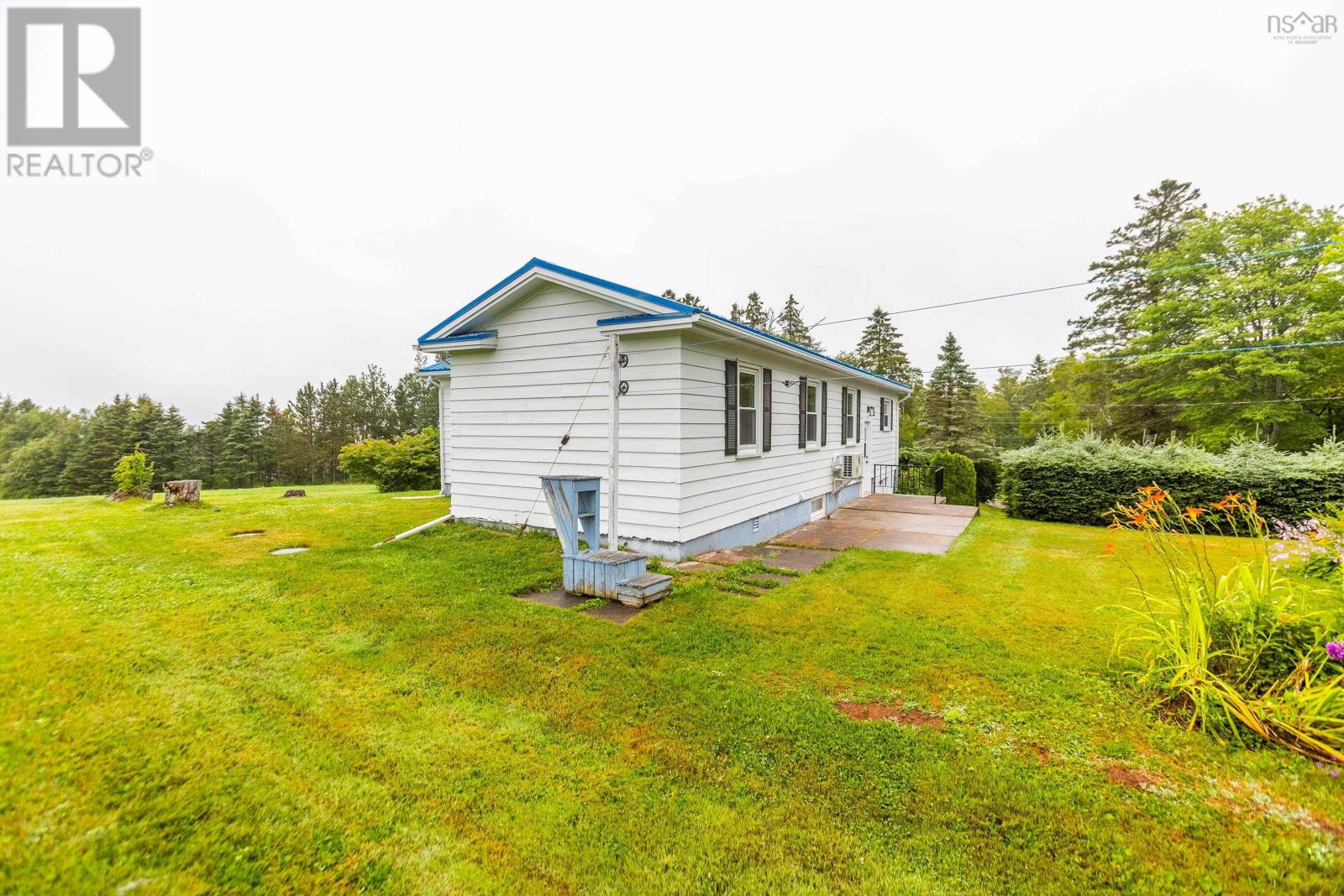 18785 Highway 2 - 9