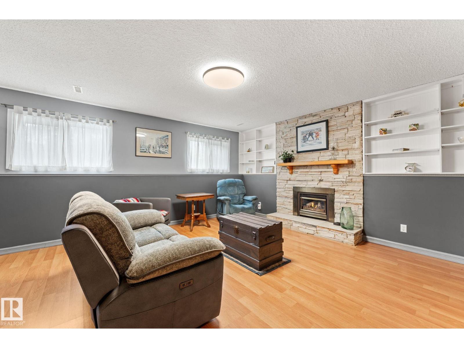 4224 33A ST NW - 24
