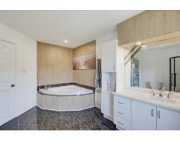 401 Ch. Lamarche, L Ange Gardien, QC J8L0R9 Photo 13