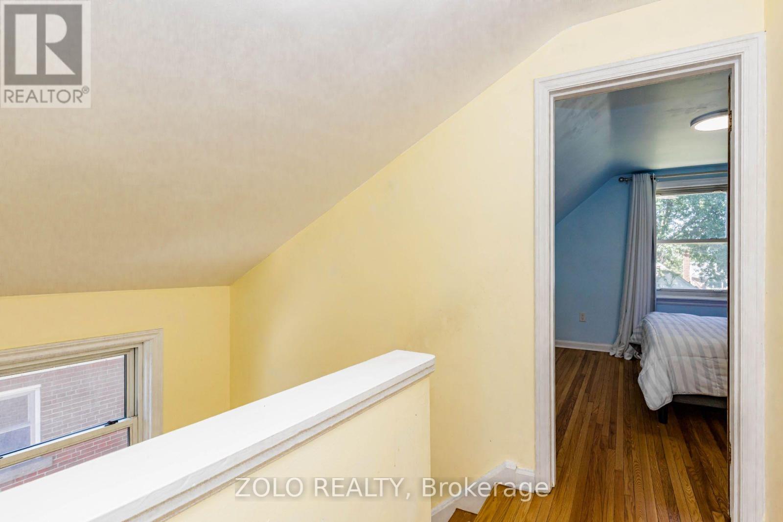 236 PARKDALE AVENUE S - 30