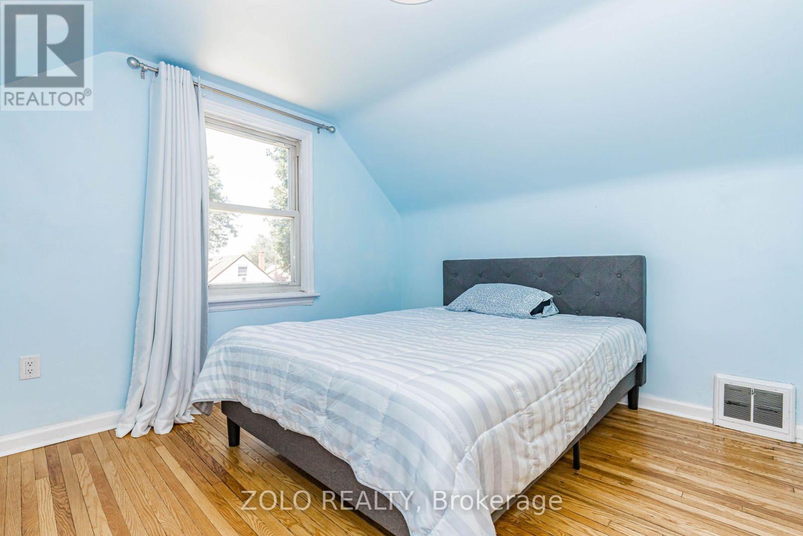 236 PARKDALE AVENUE S - Image 31