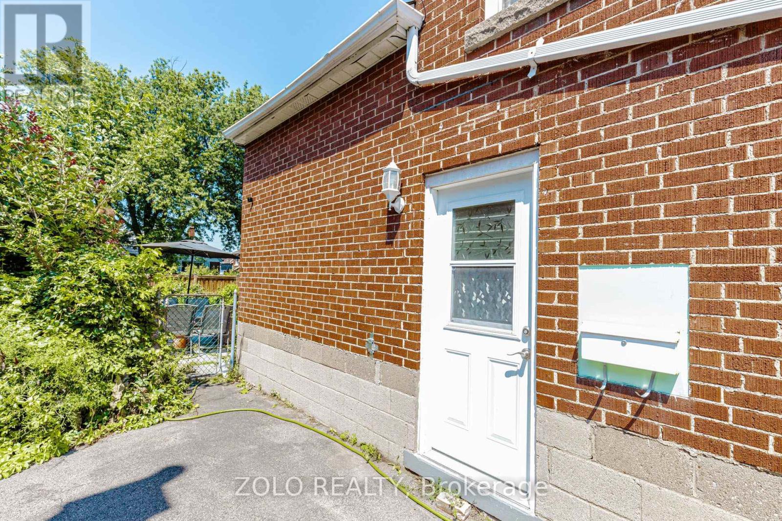 236 PARKDALE AVENUE S - 34