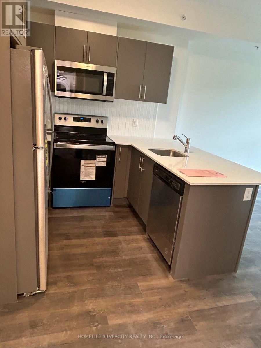 208 - 103 ROGER STREET — photo 2