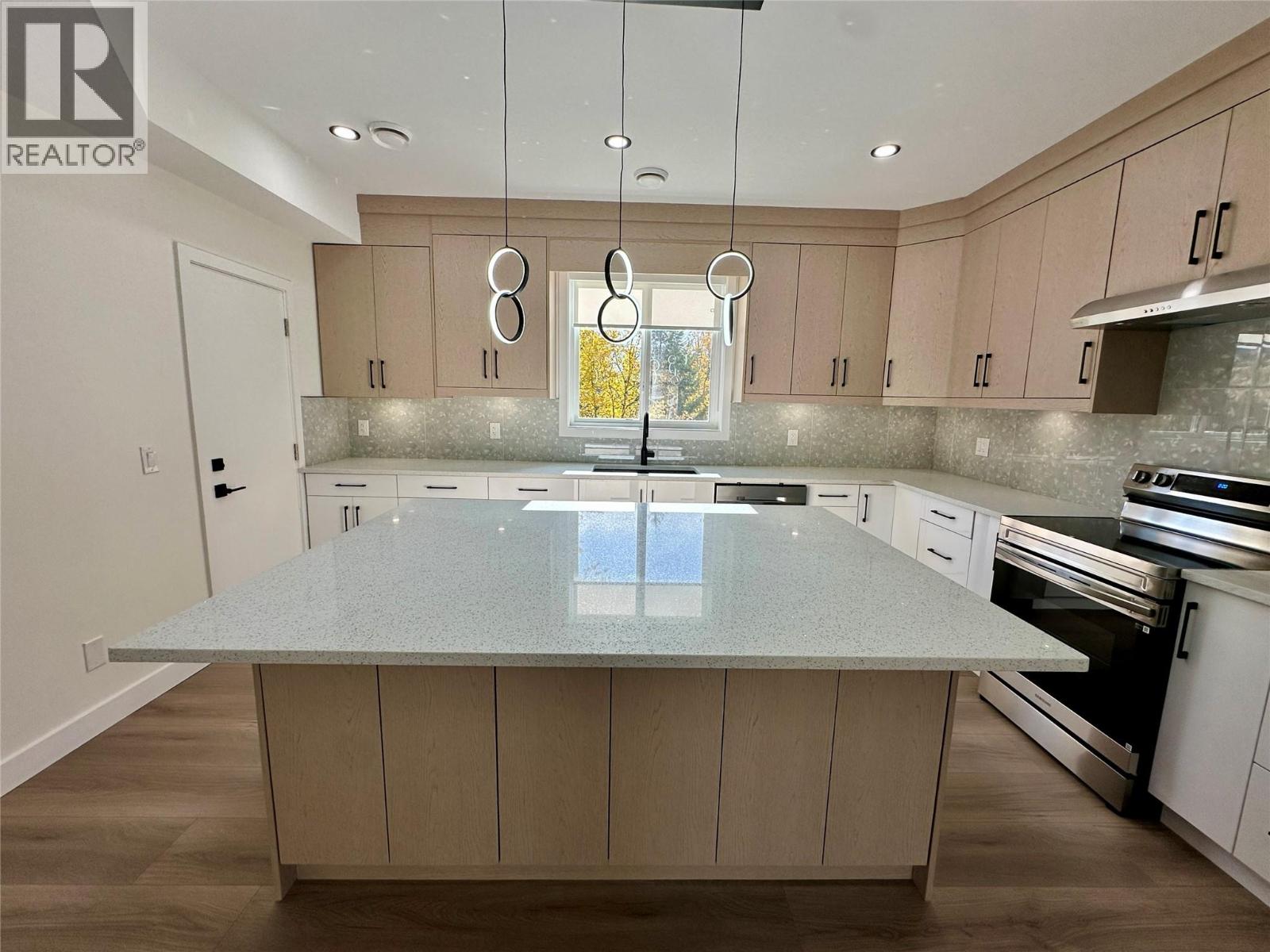 3736 Toba Road, Castlegar