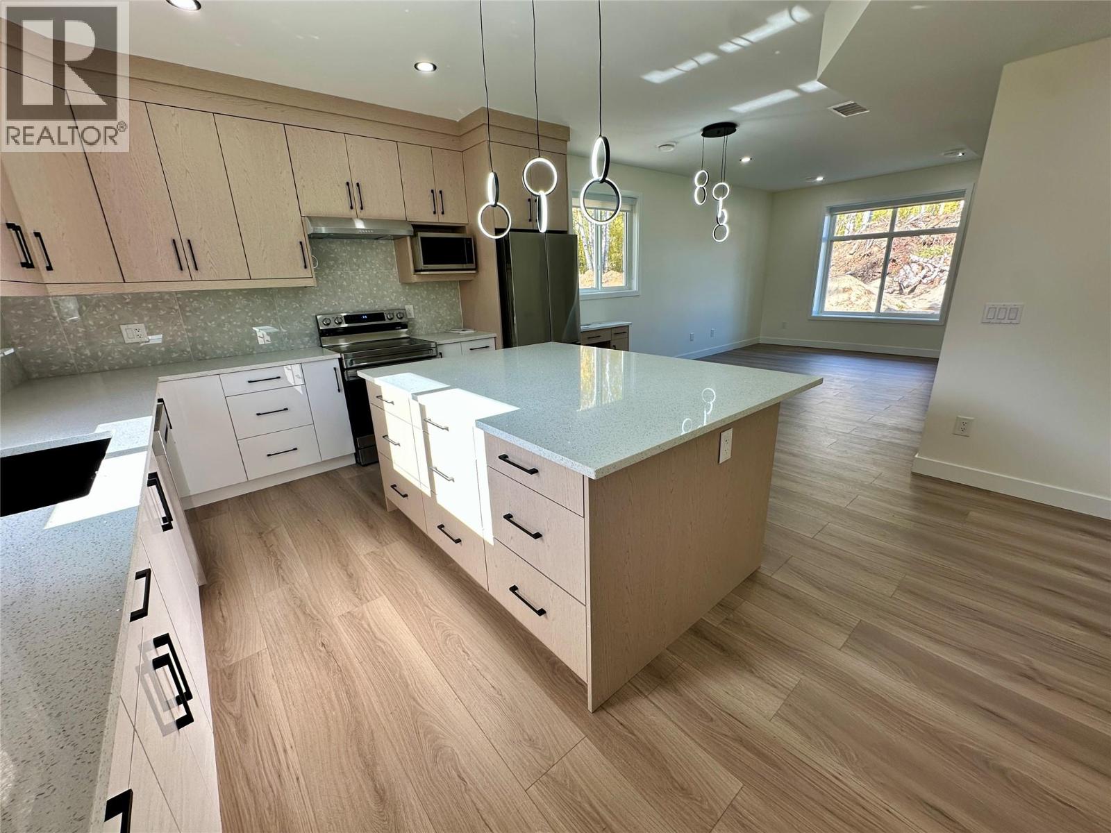 3736 Toba Road, Castlegar