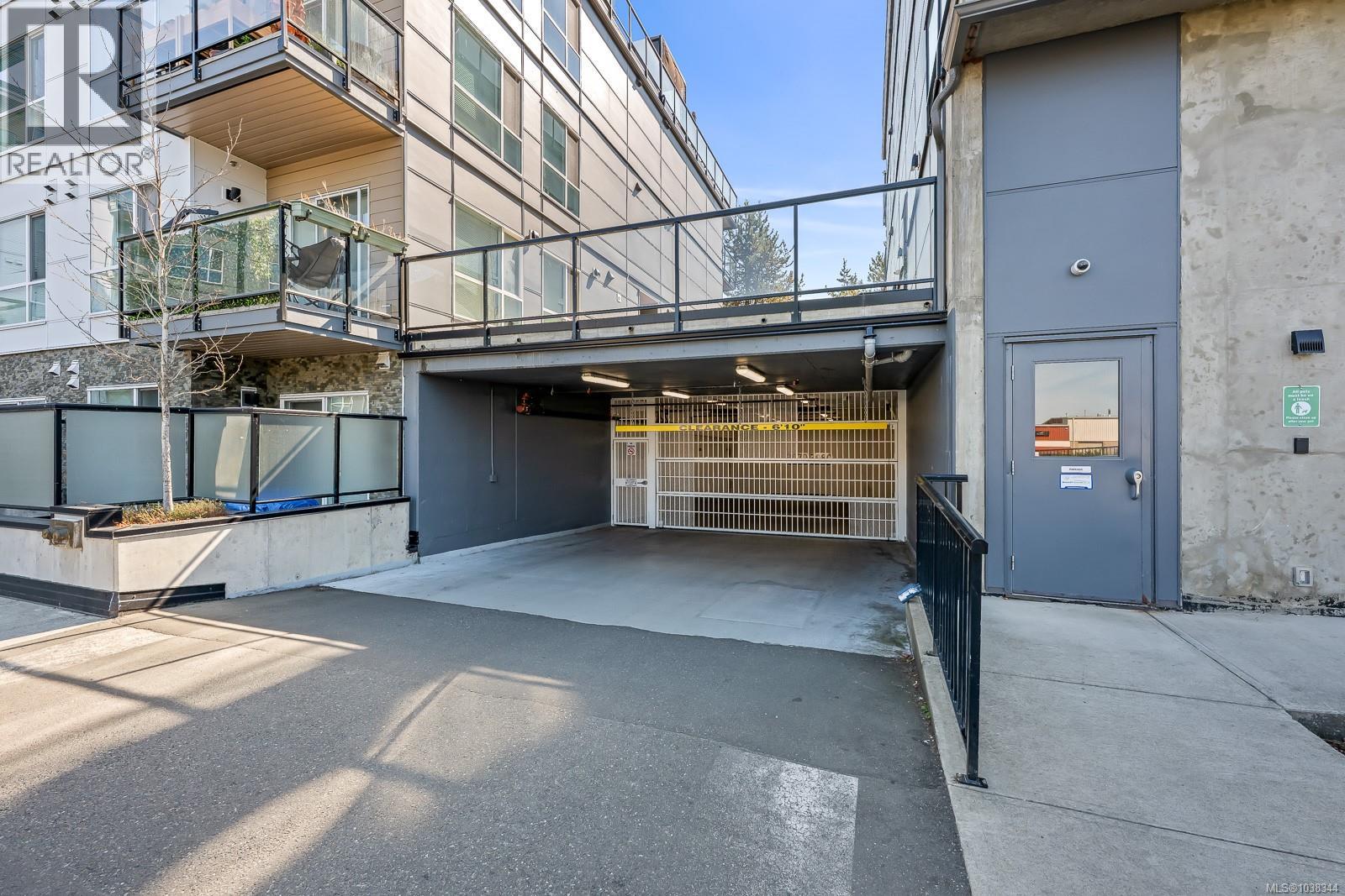 #308 3070 Kilpatrick Ave - 44