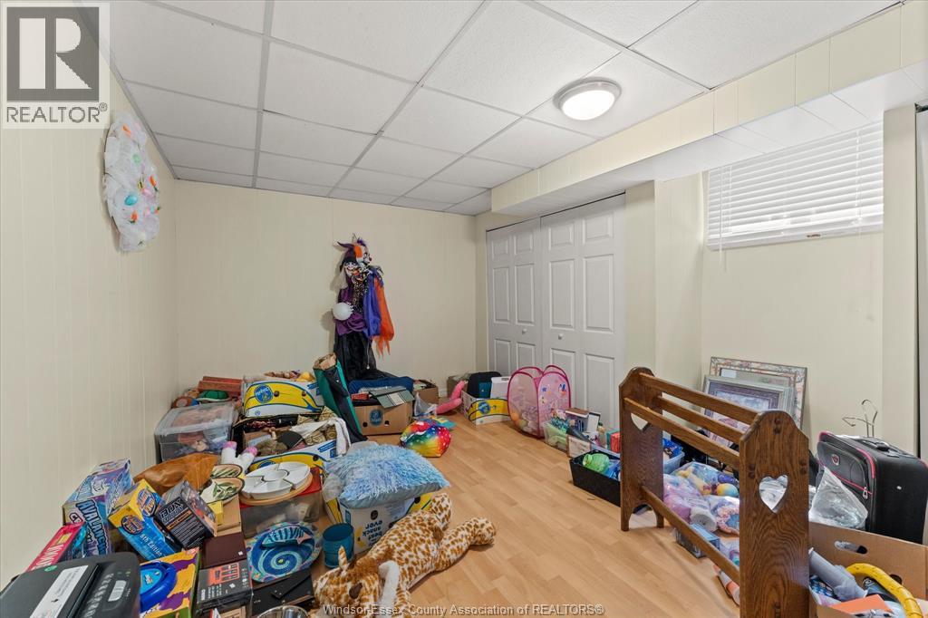 4235 MITCHELL CRESCENT - 22