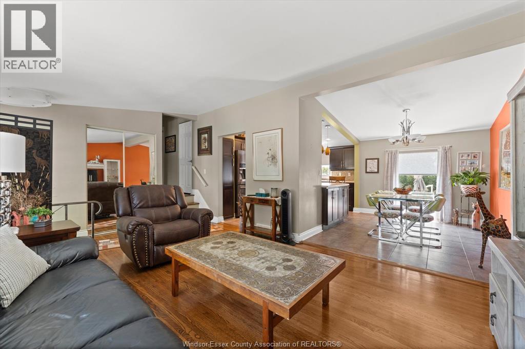 4235 MITCHELL CRESCENT - 8