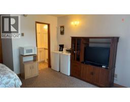 6532 Wasa Lake Park Drive, Wasa, BC V0B2K0 Photo 12