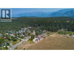 6532 Wasa Lake Park Drive, Wasa, BC V0B2K0 Photo 7