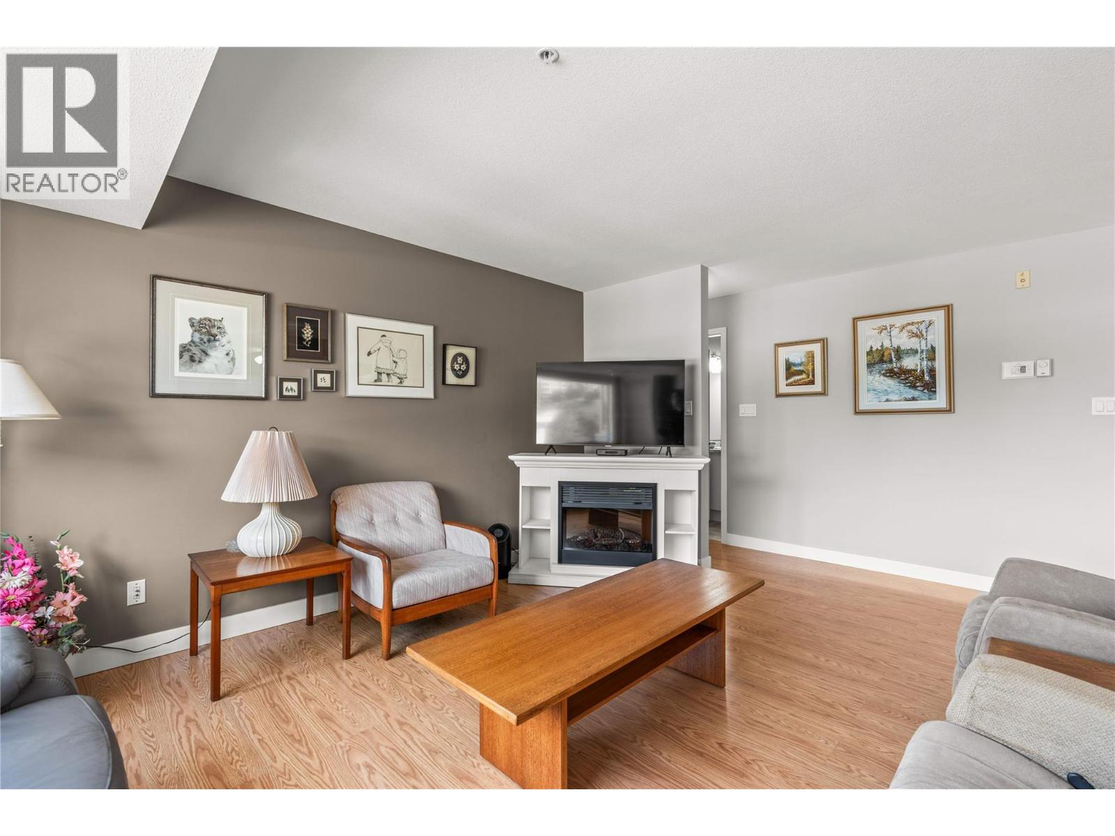 #301 3805 30 Avenue - Image 8