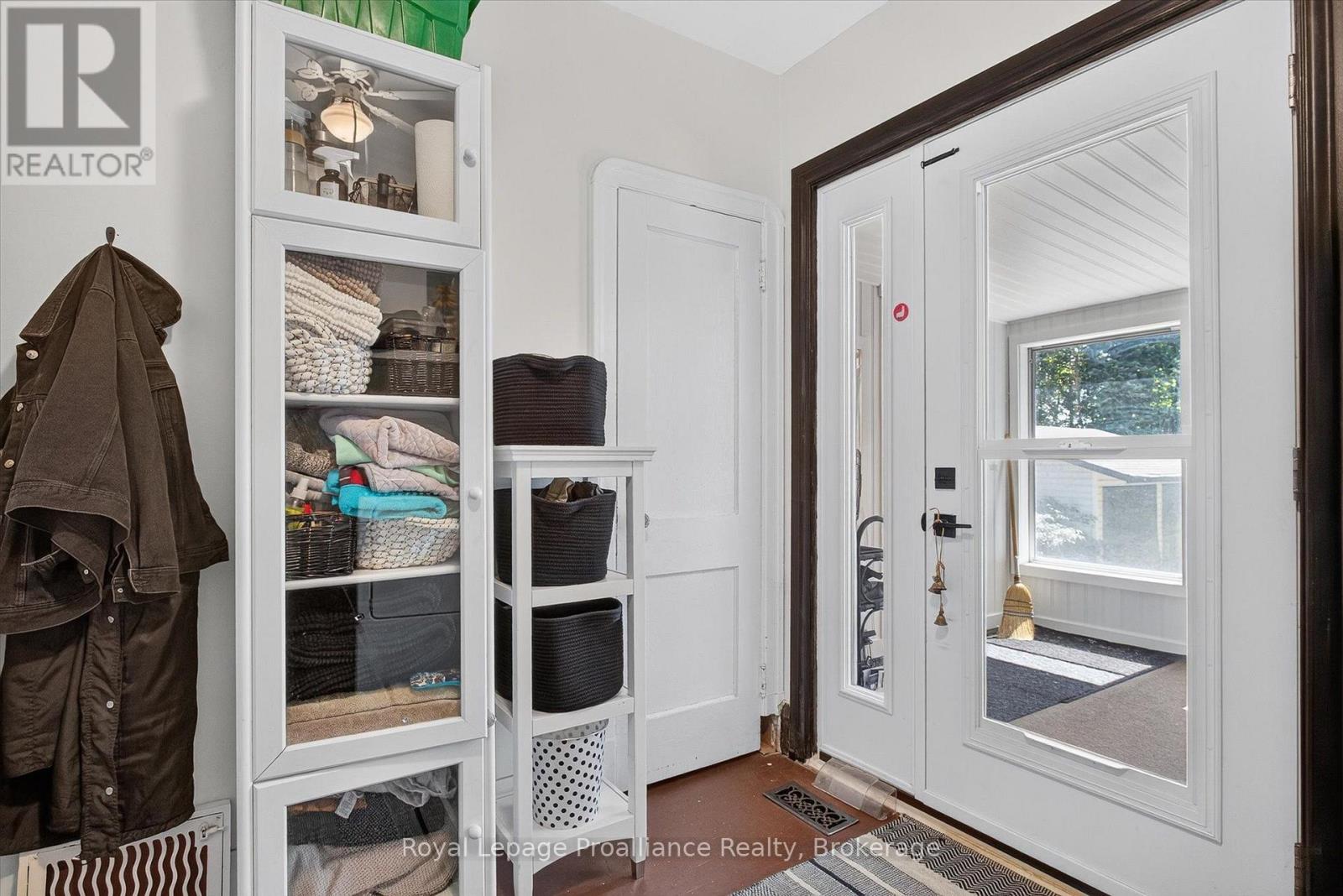 71 LANSDOWNE STREET W - Image 17
