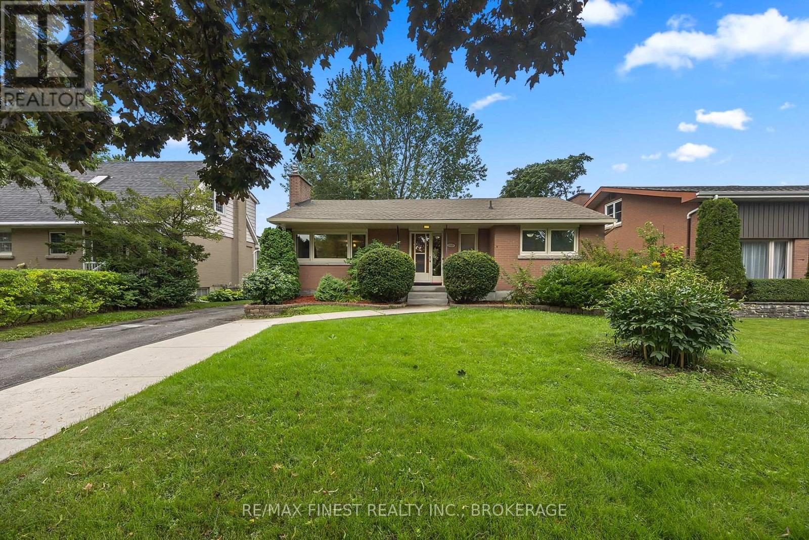 140A LIDDELL CRESCENT - 2