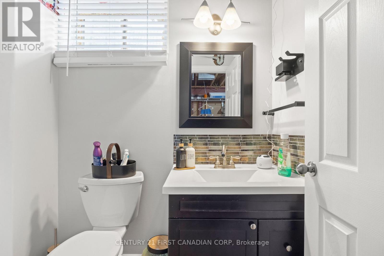 58 CENTRE CRESCENT N - Image 30