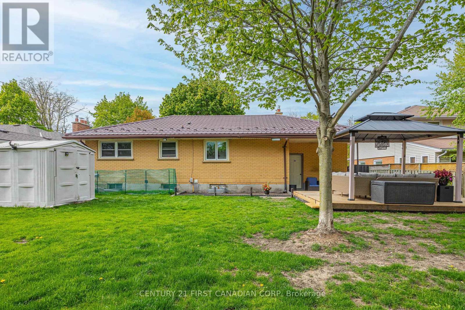 58 CENTRE CRESCENT N - Image 35