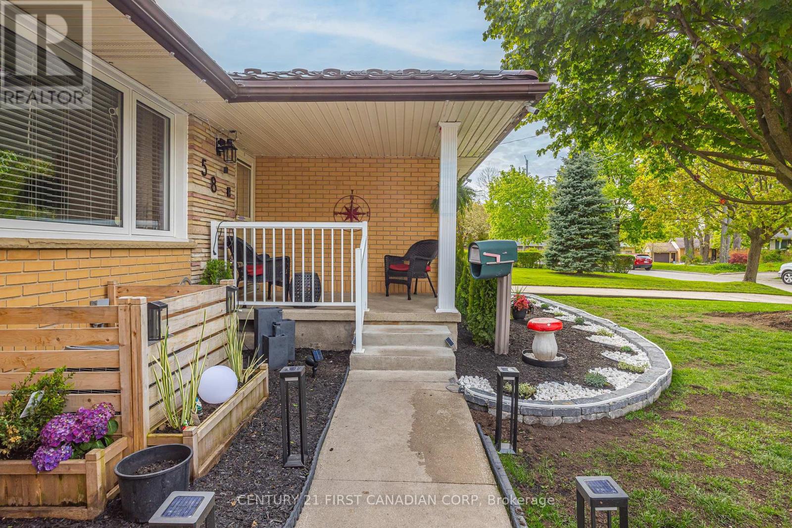 58 CENTRE CRESCENT N - Image 4