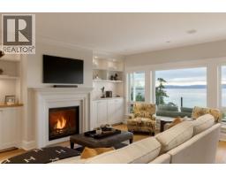 Kitchen - 2226 Arbutus Rd, Saanich, BC V8N1V3 Photo 17