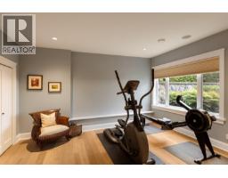 2226 Arbutus Rd, Saanich, BC V8N1V3 Photo 52