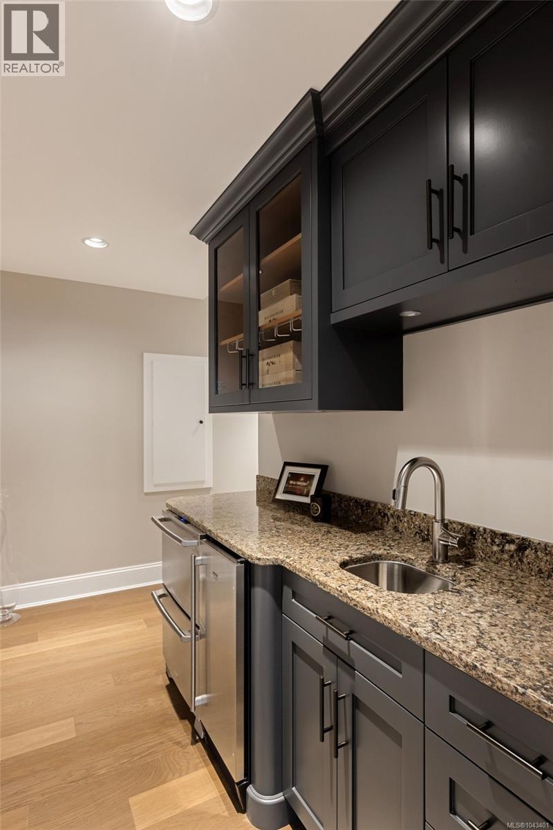2226 Arbutus Rd - Image 49