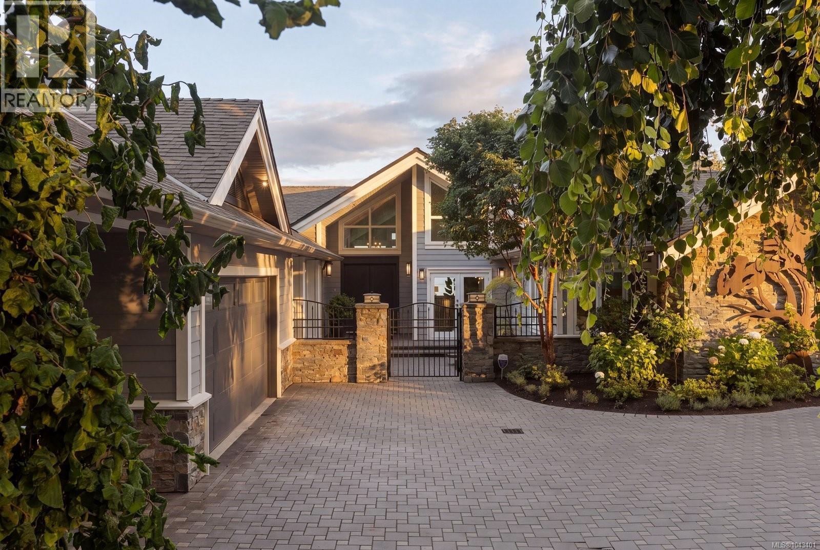2226 Arbutus Rd - 57