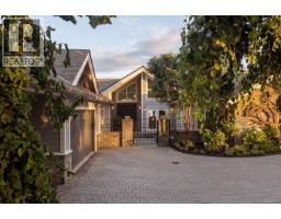 2226 Arbutus Rd, Saanich, BC V8N1V3 Photo 57