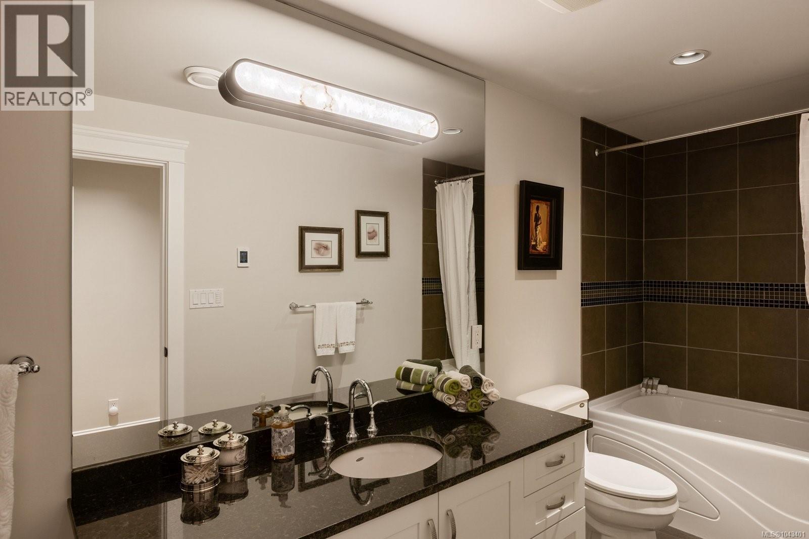 2226 Arbutus Rd - 51