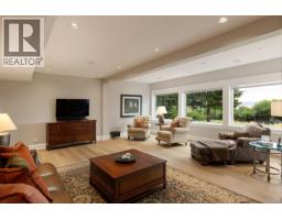 2226 Arbutus Rd, Saanich, BC V8N1V3 Photo 44